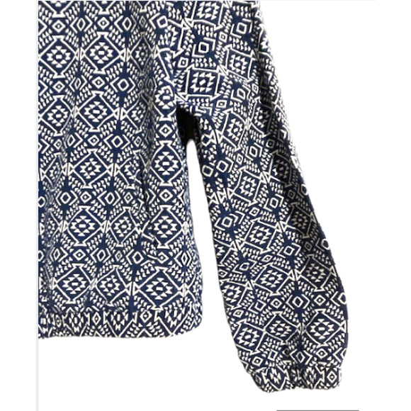 BLUE and White GEOMETRIC Pattern Jacket - Picture 2 of 7